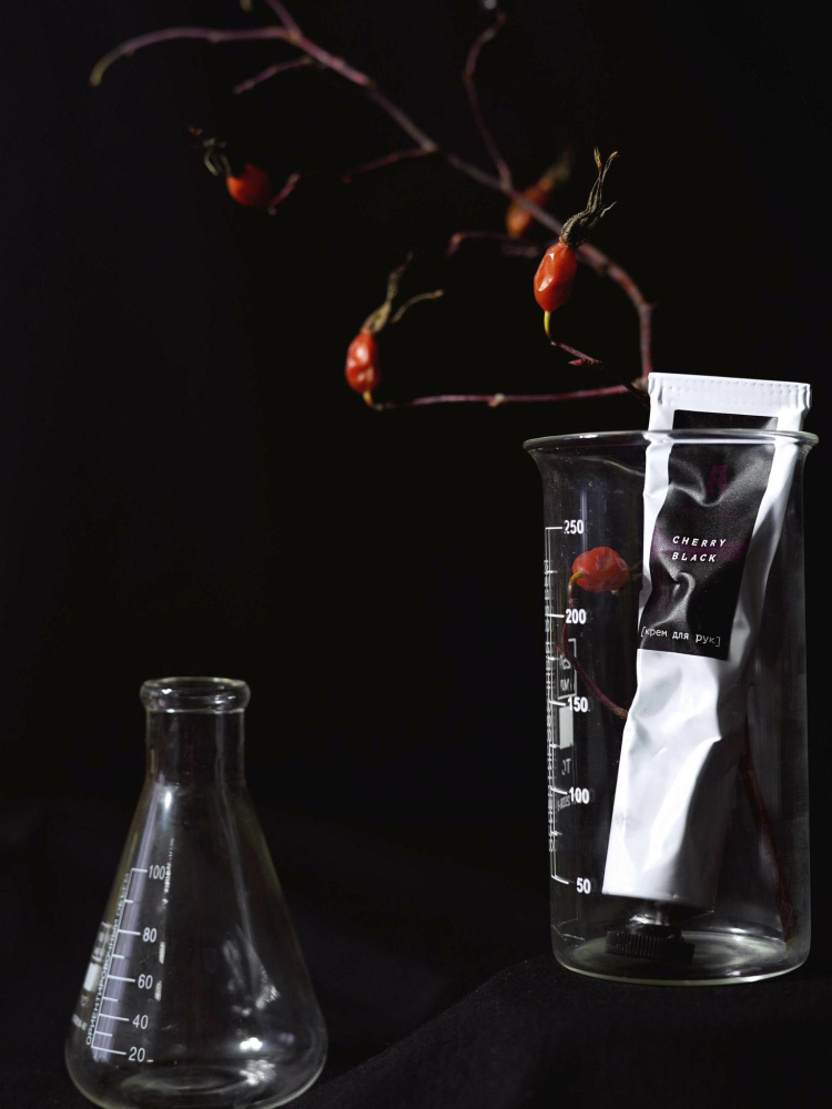 Парфюмированный крем для рук CHERRY BLACK AromaGen  купить онлайн