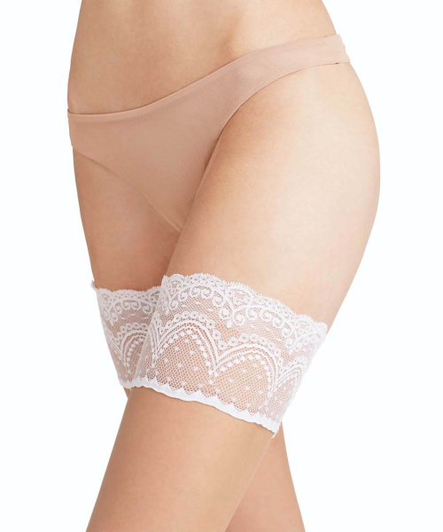 Чулки женские Stockings for women Invisible Deluxe 8 FALKE, цвет: бразил/шампань 0997 41560 купить онлайн