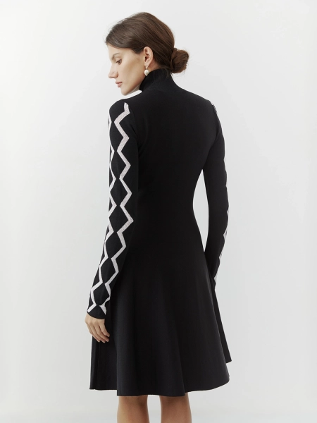 Платье трикотажное с узором на рукаве SOLO·U  купить онлайн