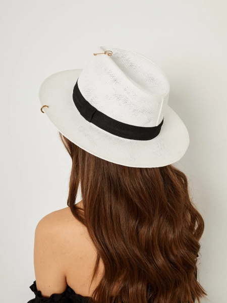 Шляпа федора соломенная с лентой, пирсингом и цепью Canotier  купить онлайн