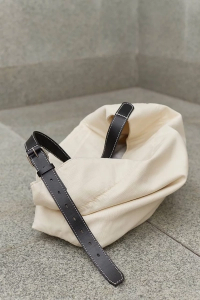 Джинсовая сумка с кожаным ремнём Reframe  купить онлайн