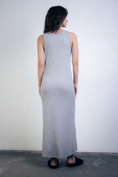 Трикотажное платье в рубчик LE SOIR SS23/07/85/850 купить онлайн