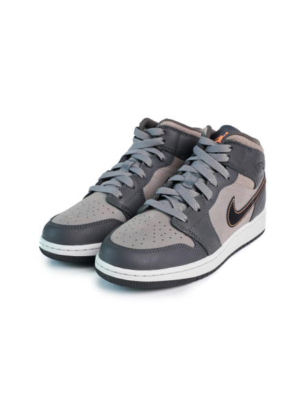 Кроссовки подростковые Jordan 1 Mid SE "Night Stadium" NKDADDYS SNEAKERS, цвет: серый FQ8341-017 купить онлайн