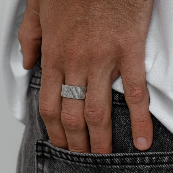 Широкое рельефное кольцо Lanu Darkrain, цвет: серебро, SR4012 купить онлайн